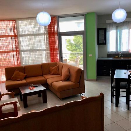 Lorenso Guest House Саранда Екстер'єр фото