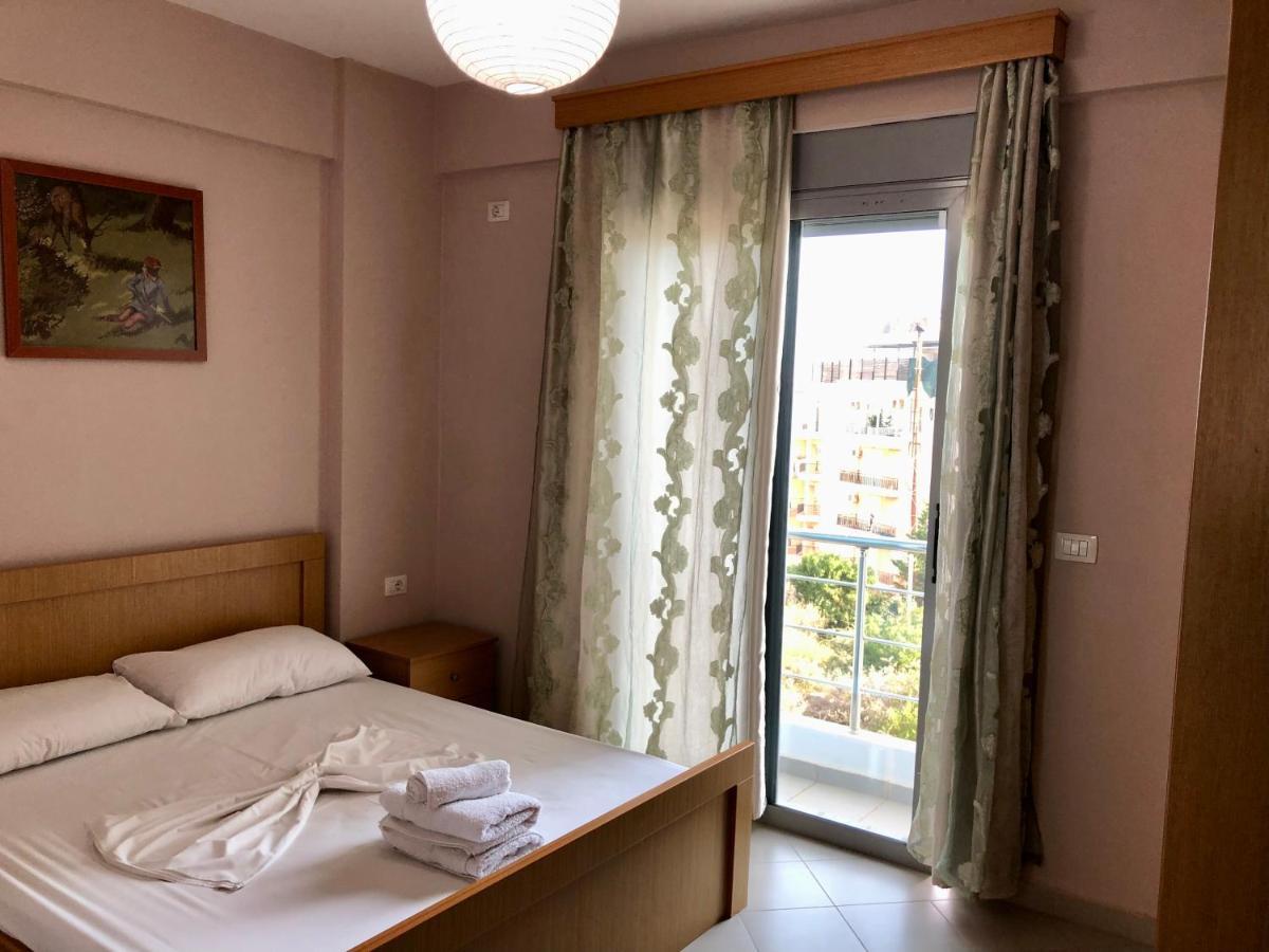 Lorenso Guest House Саранда Екстер'єр фото