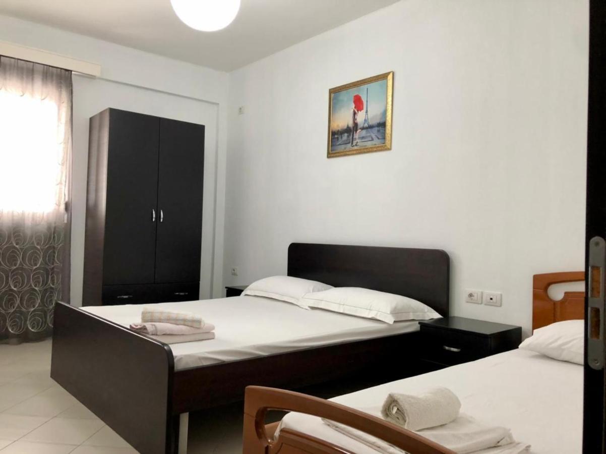 Lorenso Guest House Саранда Екстер'єр фото