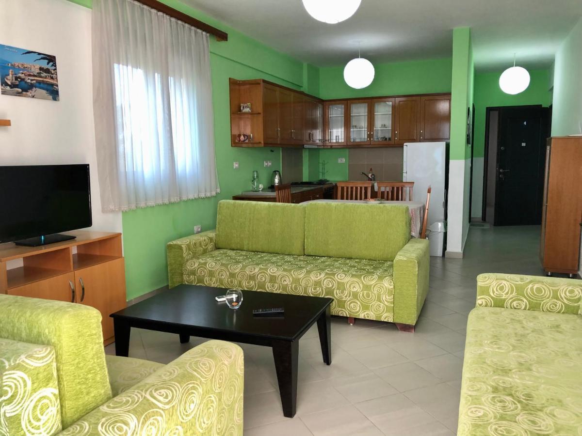 Lorenso Guest House Саранда Екстер'єр фото