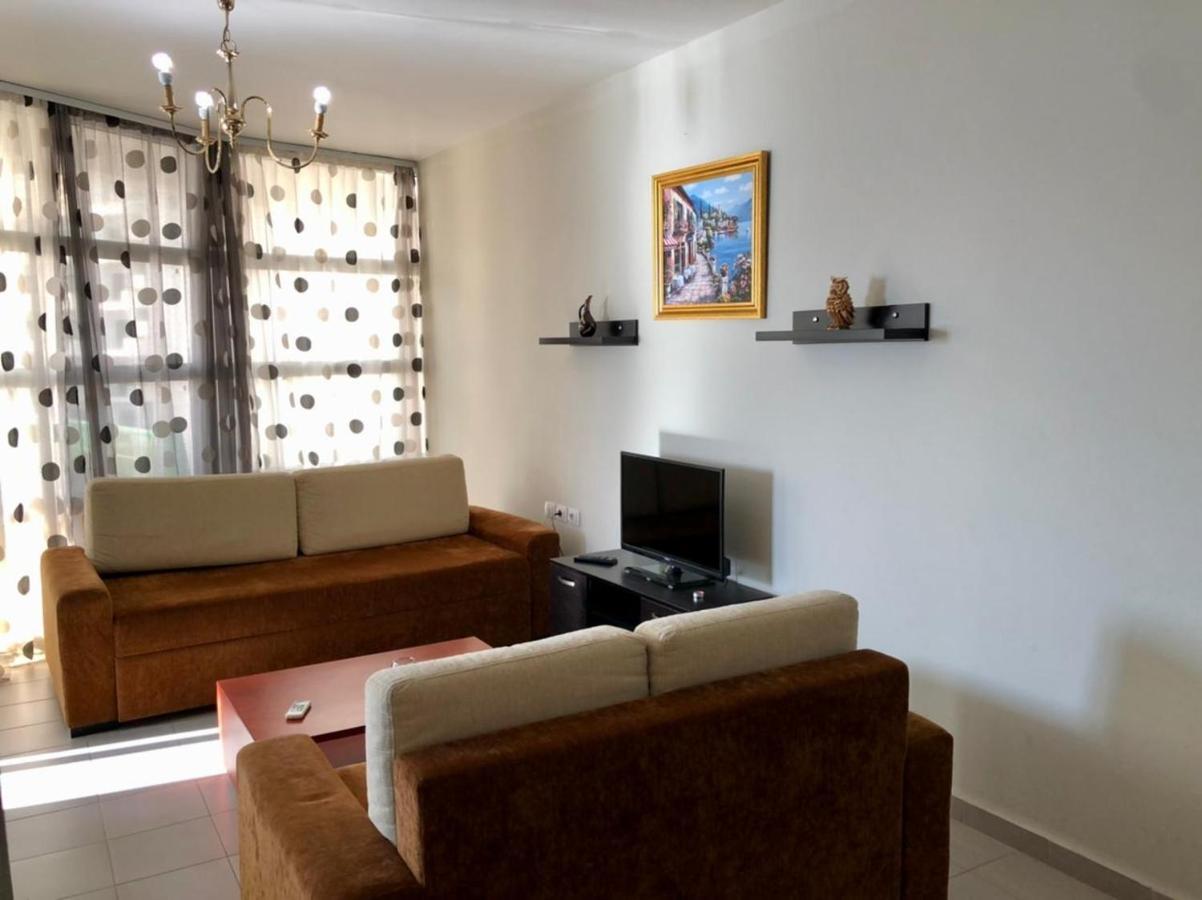 Lorenso Guest House Саранда Екстер'єр фото