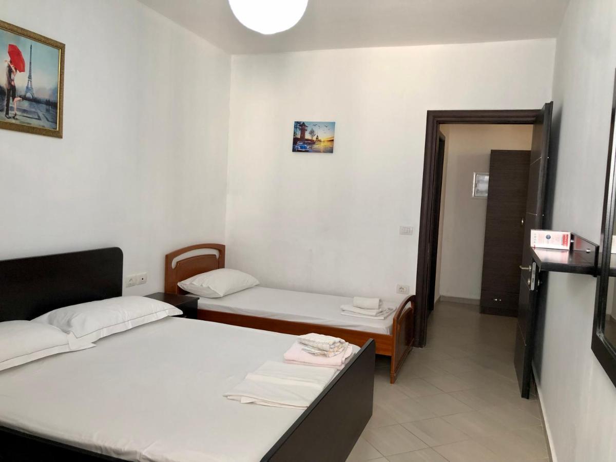 Lorenso Guest House Саранда Екстер'єр фото