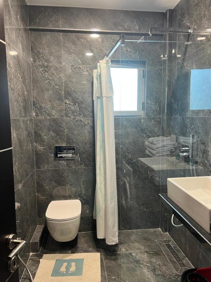 Lorenso Guest House Саранда Екстер'єр фото